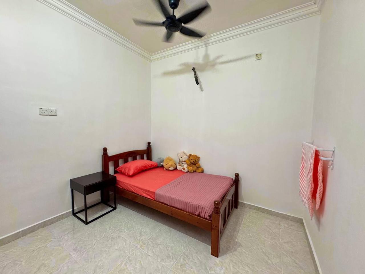 Ibai Golf Home Resort Homestay Куала-Тренгану Экстерьер фото