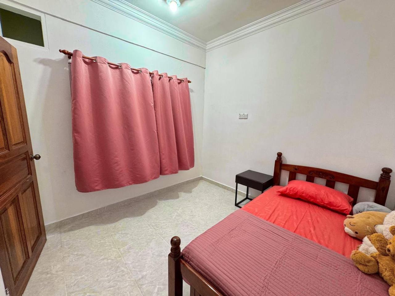 Ibai Golf Home Resort Homestay Куала-Тренгану Экстерьер фото